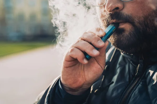 Vaping Experience for Adult Users